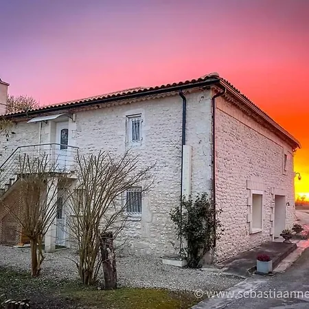 Bed & Breakfast D'hotes Chateau Pierre De Montignac