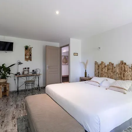 ベッド・アンド・ブレックファスト D'hotes Chateau Pierre De Montignac