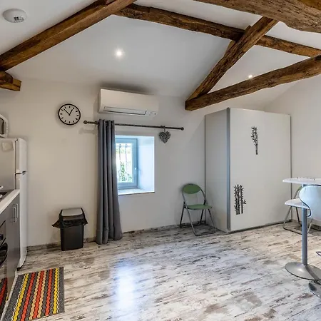 D'hotes Chateau Pierre De Montignac Bed & Breakfast Civrac-en-Medoc
