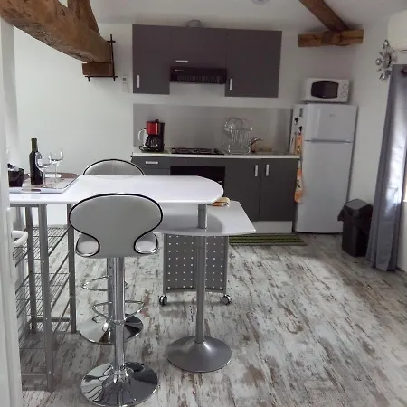 D'hotes Chateau Pierre De Montignac 3*